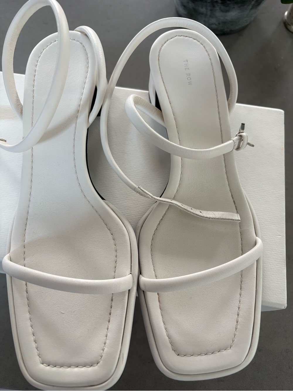The Row Kate Sandals Low Heel Size 38.5 - Picture 11 of 11